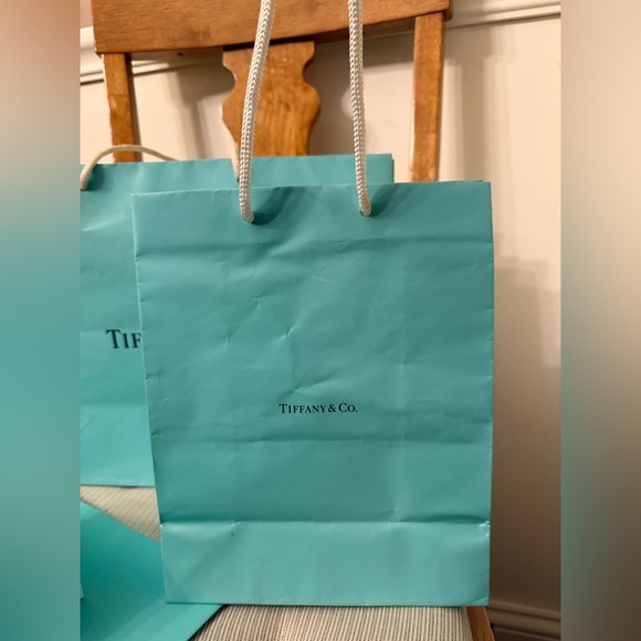 Imperfect Lot: 3 Tiffany & Co. Blue Shopping Bags & 2 Macy's jewelry Boxes & bag - Picture 7 of 11